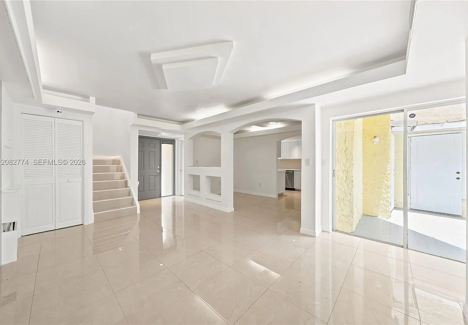 9674 Golfview Villas Cond — Photo 1
