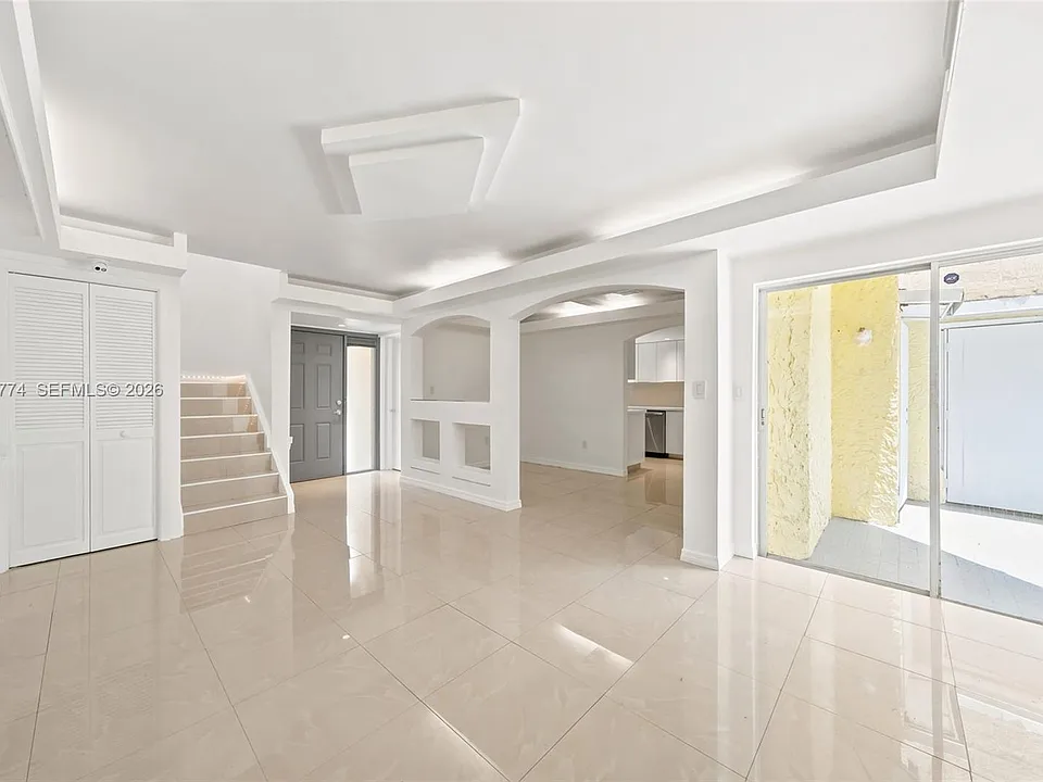 9674 Fontainebleau Blvd #28