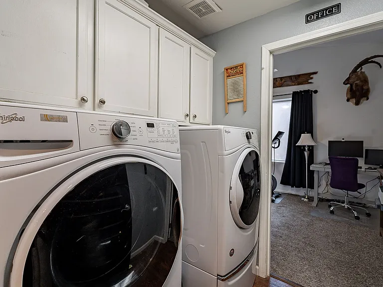 3877 E Washington Ct — Photo 39