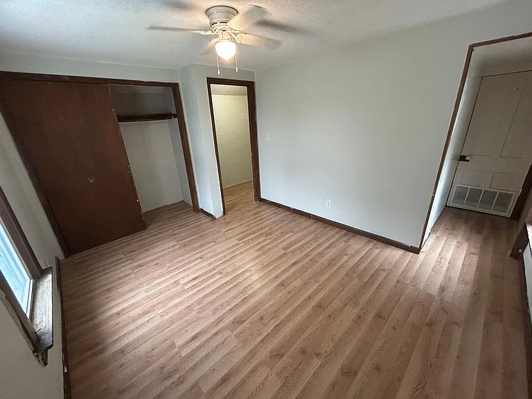 107 W Prairie St — Photo 12
