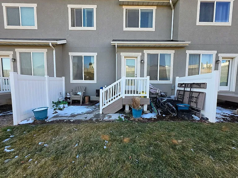284 N Eaglewood Dr — Photo 3