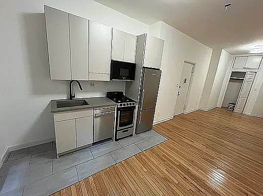3rd image of 422 E 77th St APT 1RE