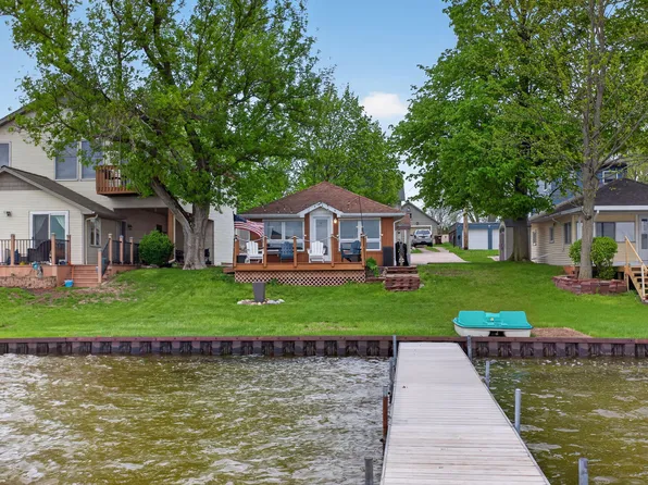 246 Ackerson Lake Dr, Jackson, MI 49201