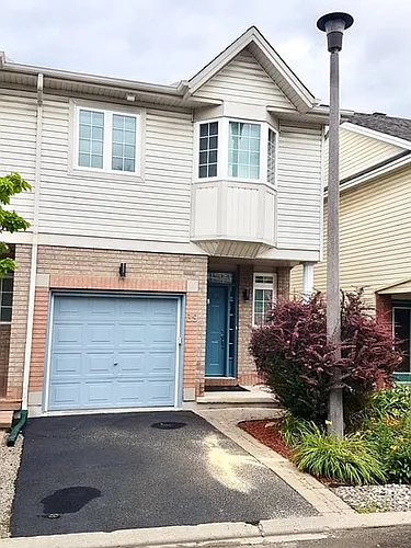 39 Sienna Point Photo 1