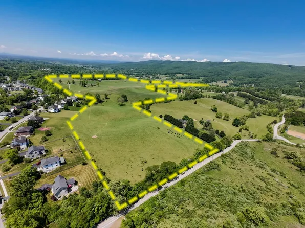 1801 Toms Creek Rd NW, Blacksburg, VA 24060