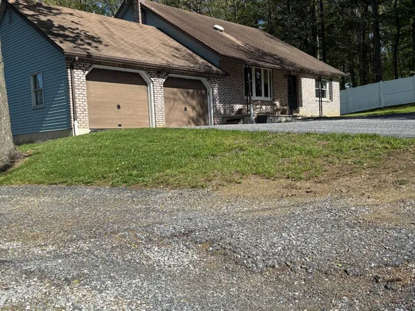 18 Bull Frog Rd, Grantville, PA 17028