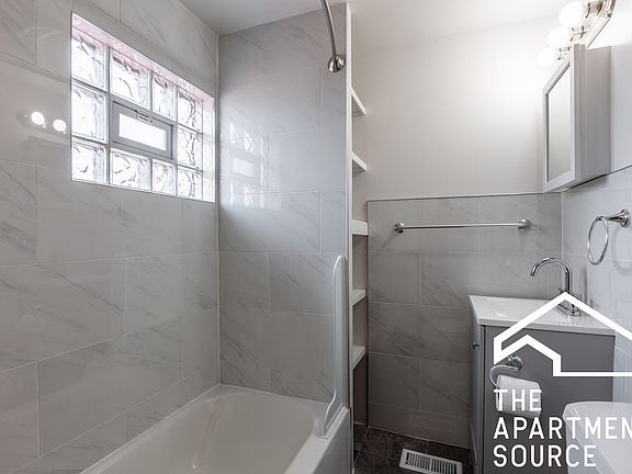 5th image of 3614 W Dickens Ave #2
