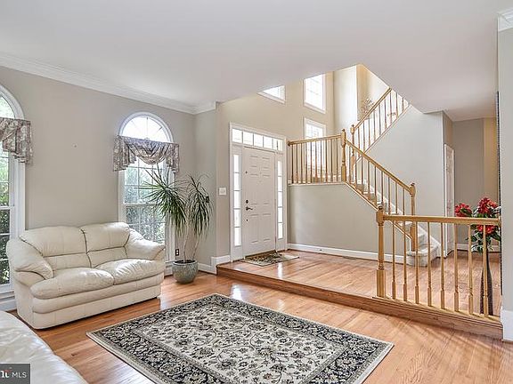 4th image of 4900 Fox Creek Ct