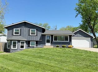 604 NW Carroll Dr, Lees Summit, MO 64063