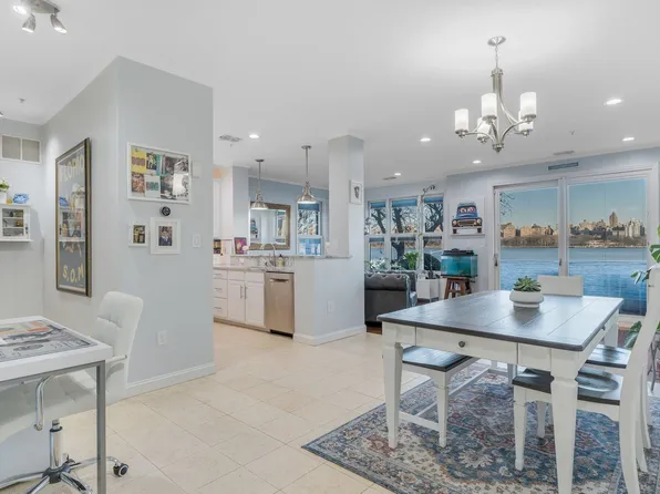 47 Lydia Dr, West New York, NJ 07093