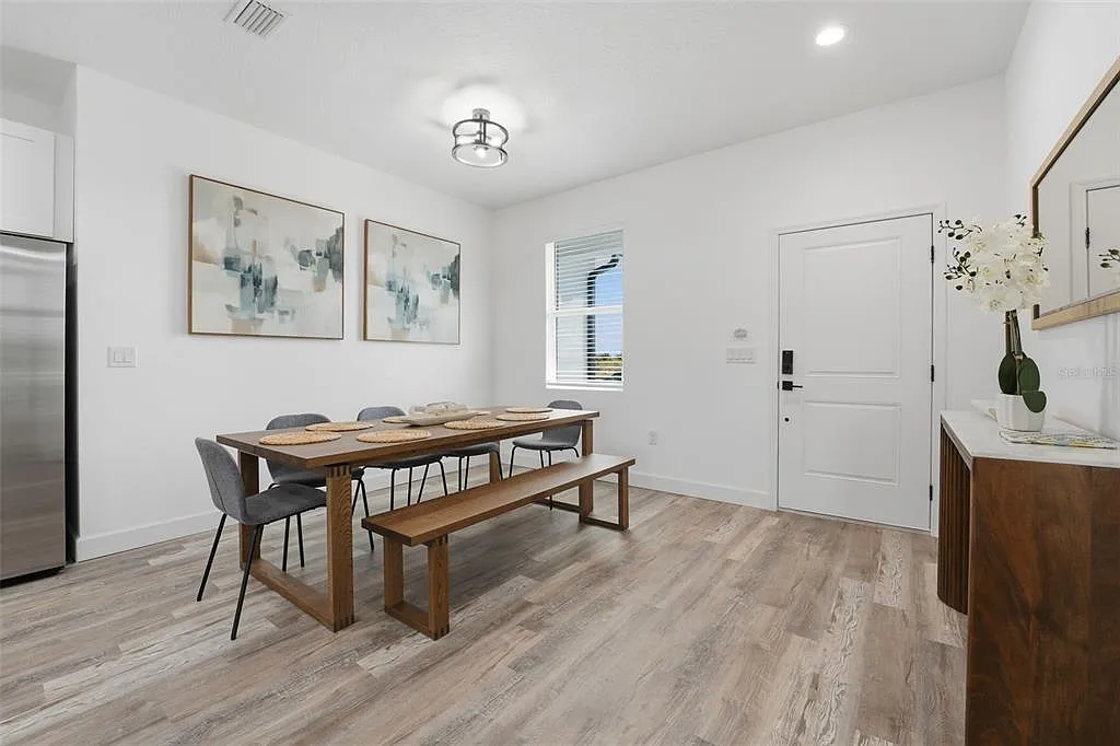 4 bed, 2.0 bath, 1850 sqft, $2,150 — Photo 3