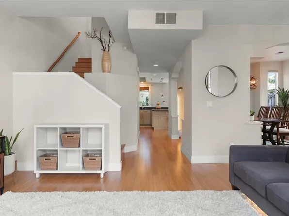 105 Village Cir, Santa Cruz, CA 95060