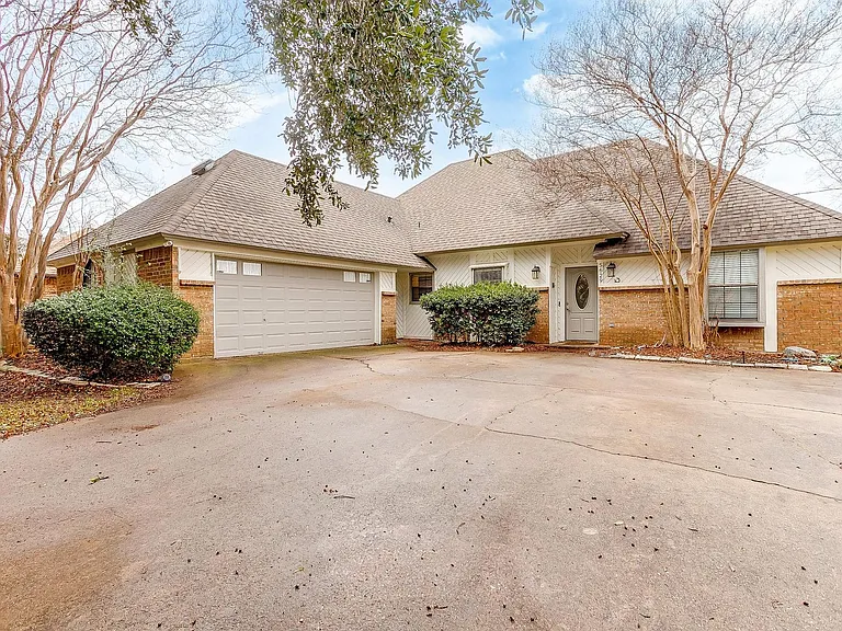 5629 Guadalajara Dr — Photo 3
