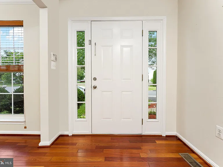 5783 Rhode Island Dr — Photo 4