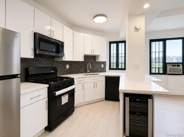 1594 Unionport Road #3H, Bronx, NY 10462