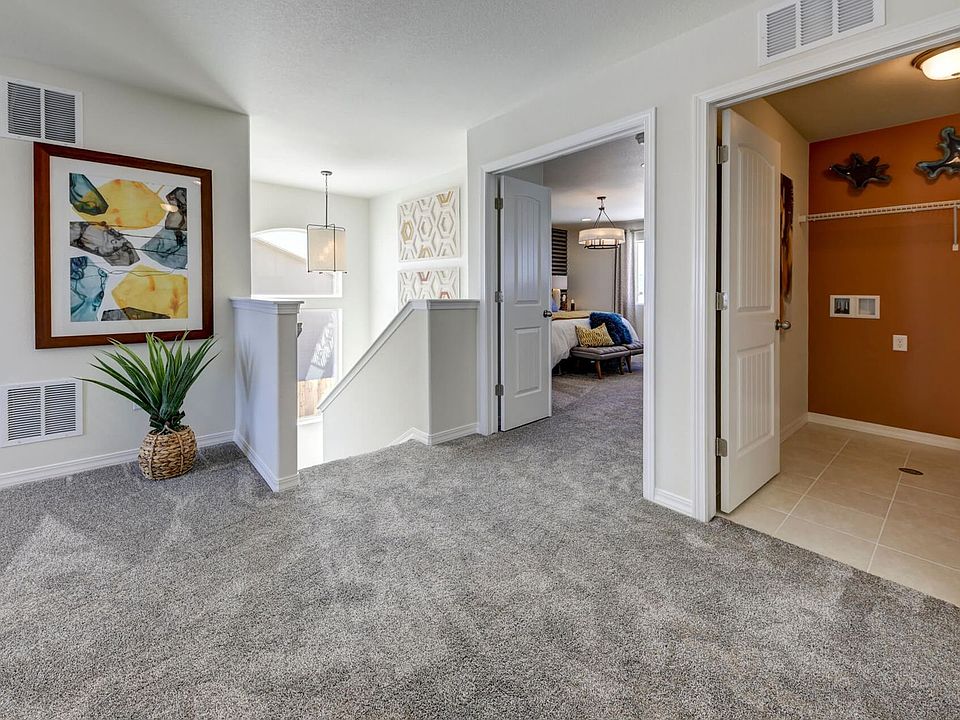 1st image of 2450 Crown View Dr