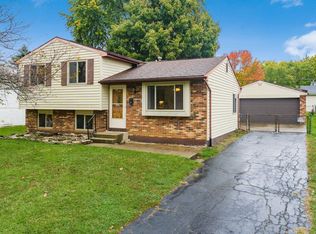 3038 Whitlow Rd, Columbus, OH 43232