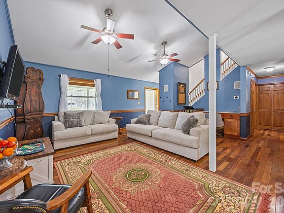 5th image of 5994 Rocky River Rd