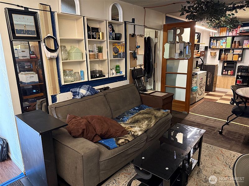 5th image of 9703 22nd Avenue E