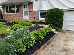 327 Bailey Rd, Bryn Mawr, PA 19010