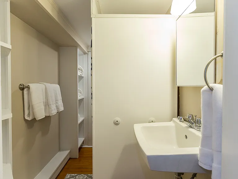 6 King St #1 — Photo 10
