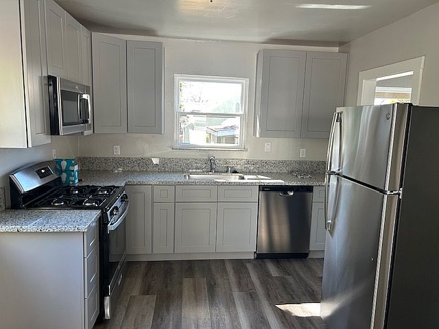 2nd image of 1713 1/2 V St