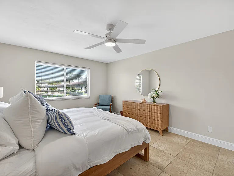 1550 Gulf Shore Blvd N #E6 — Photo 16