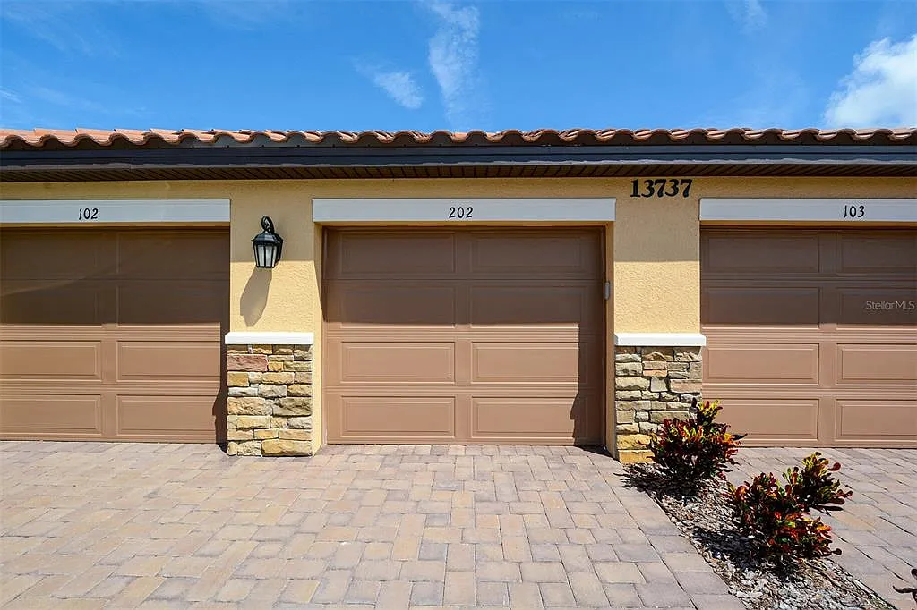 2 bed, 2.0 bath, 1528 sqft, $6,500 — Photo 2