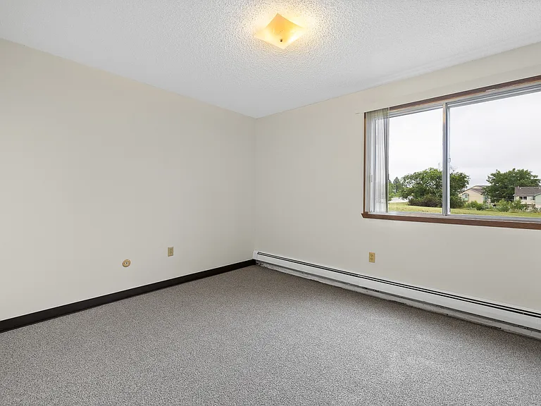 Country Bluff Apartments — Photo 22