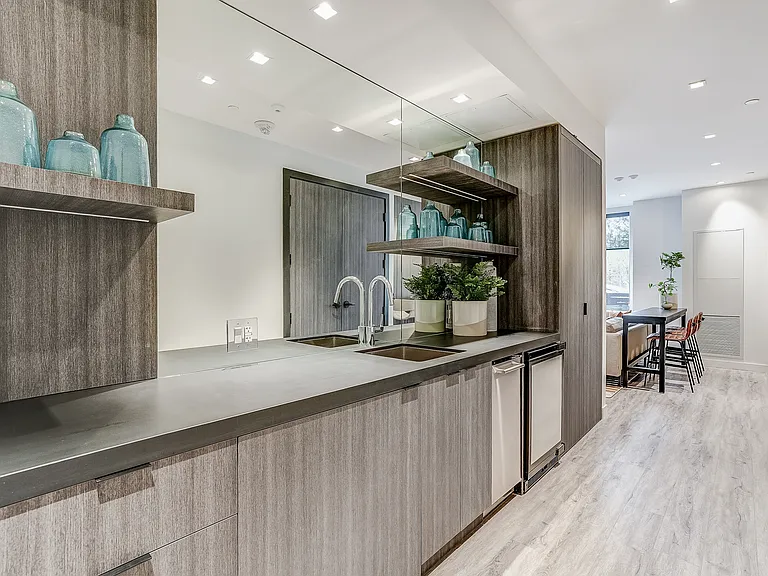 610 Martin Grove Rd — Photo 25