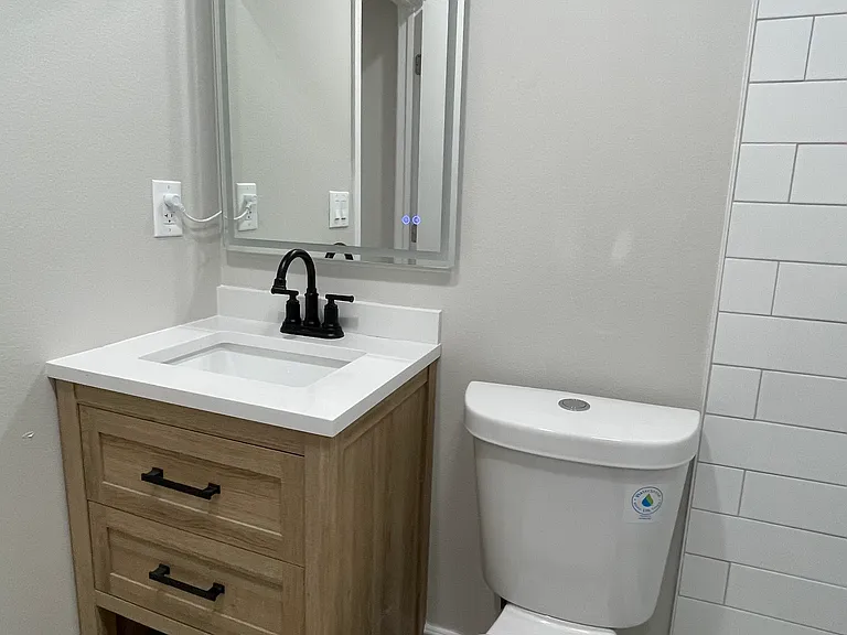 8733 Stewart And Gray Rd #B — Photo 2