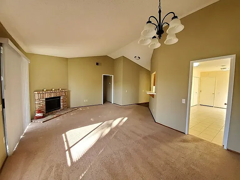 757 Sunningdale Dr — Photo 5