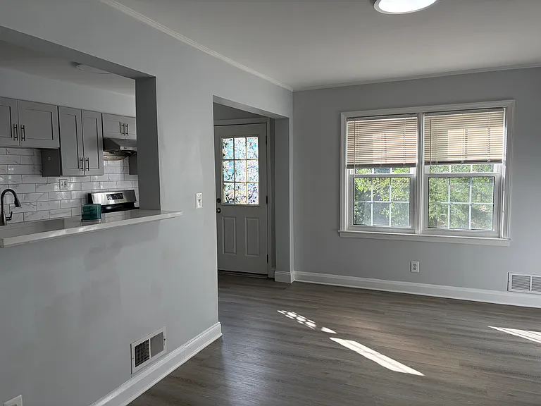 4 Winthrop Ct — Photo 27