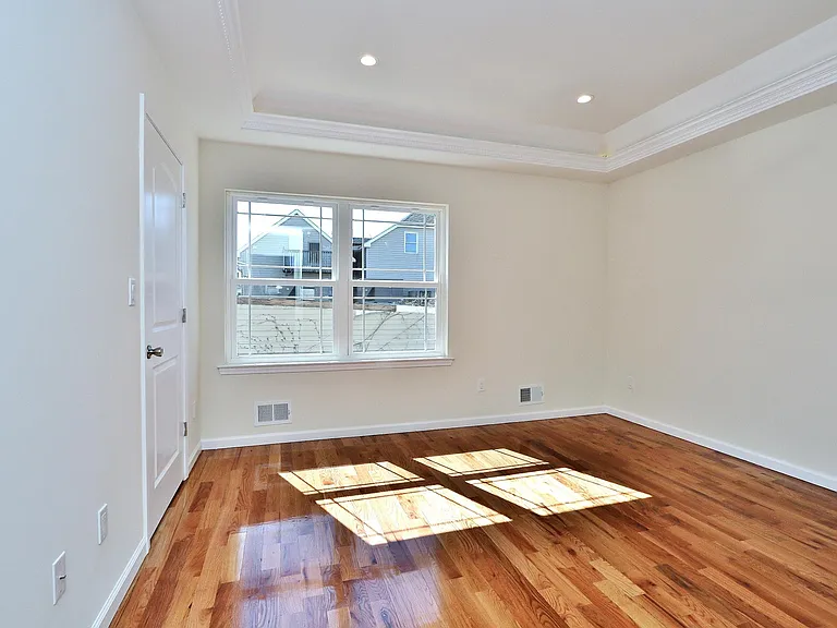 70 Erie St #1 — Photo 9