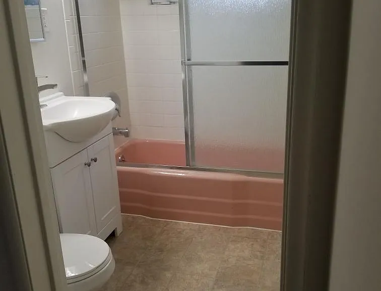 912 N Genesee Ave #8 — Photo 11