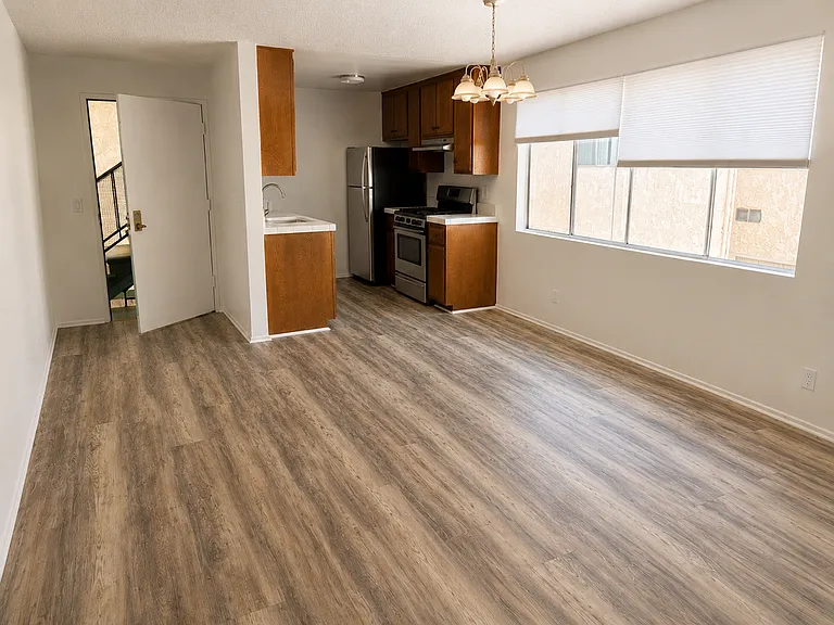 1814 S Bundy Dr #4 — Photo 2