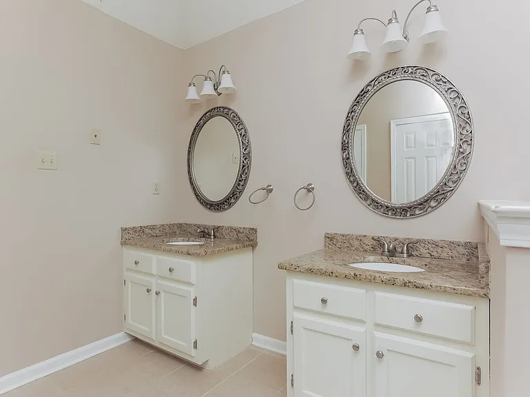 3924 Tamara Dr — Photo 9
