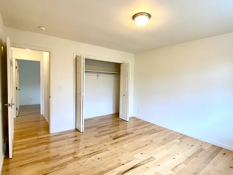 2433 Gay St — Photo 16