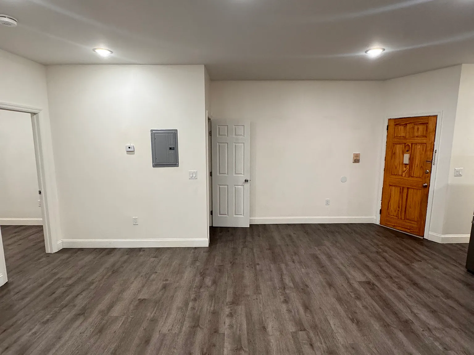 2 bed, $1,975 — Photo 2