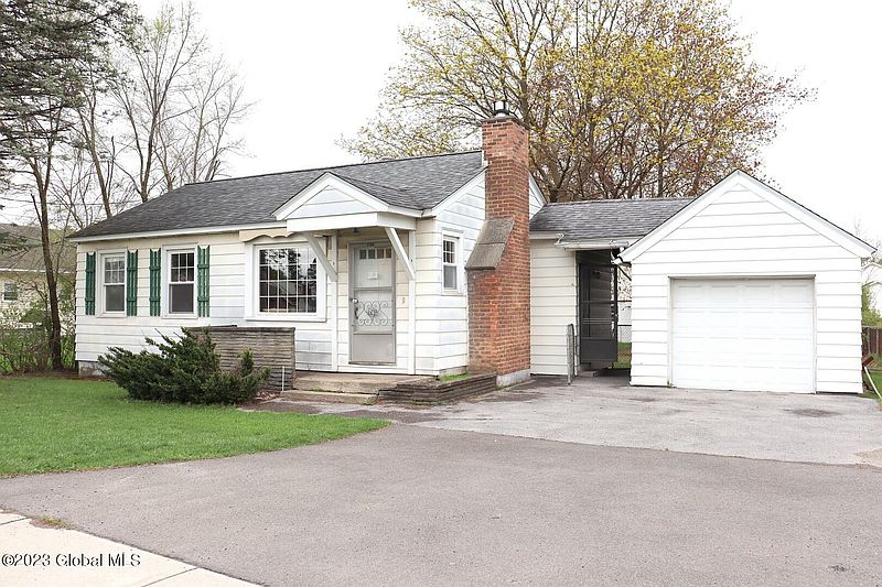 2nd image of 2746 Hamburg Street