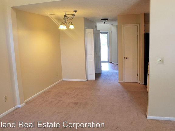 4th image of 5069 Glenwood Way