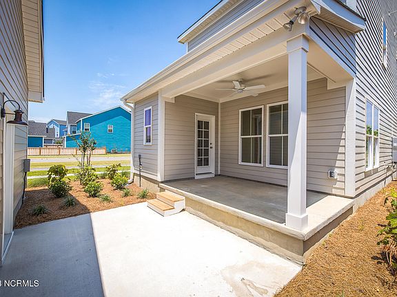 5th image of 1071 Bradshaw Terrace