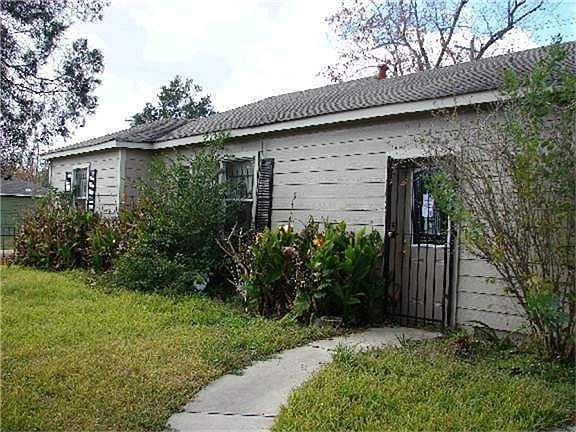 2nd image of 7622 Darnay Dr