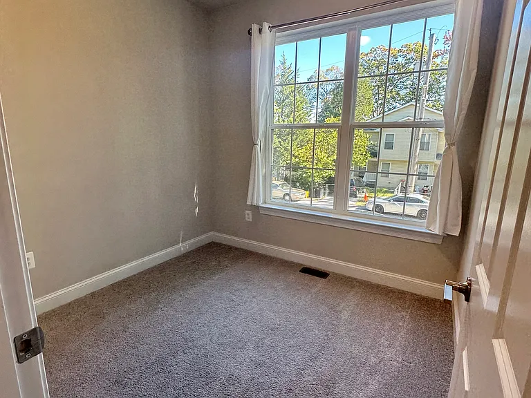 8916 Erie Ave — Photo 30
