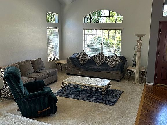 3rd image of 421 Newcastle Ct