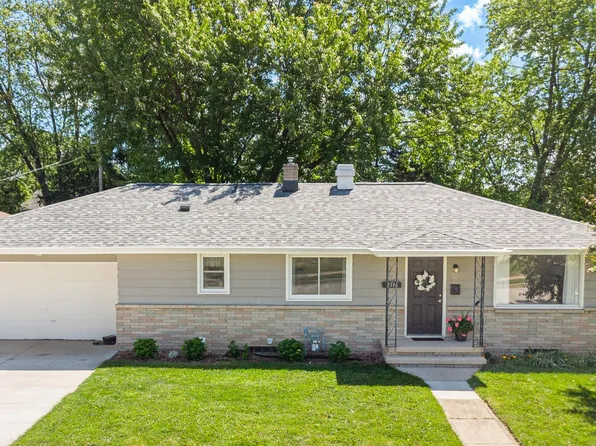 2514 N Owaissa St, Appleton, WI 54911