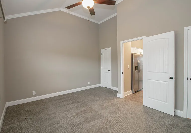 180 Dundee Dr — Photo 16