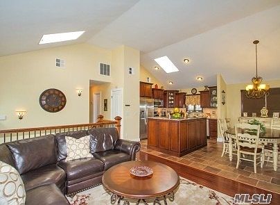 5th image of 138 Paris Ct