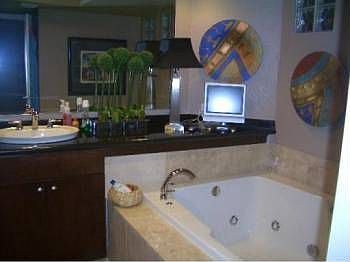 3rd image of 16485 Collins Ave APT 2731