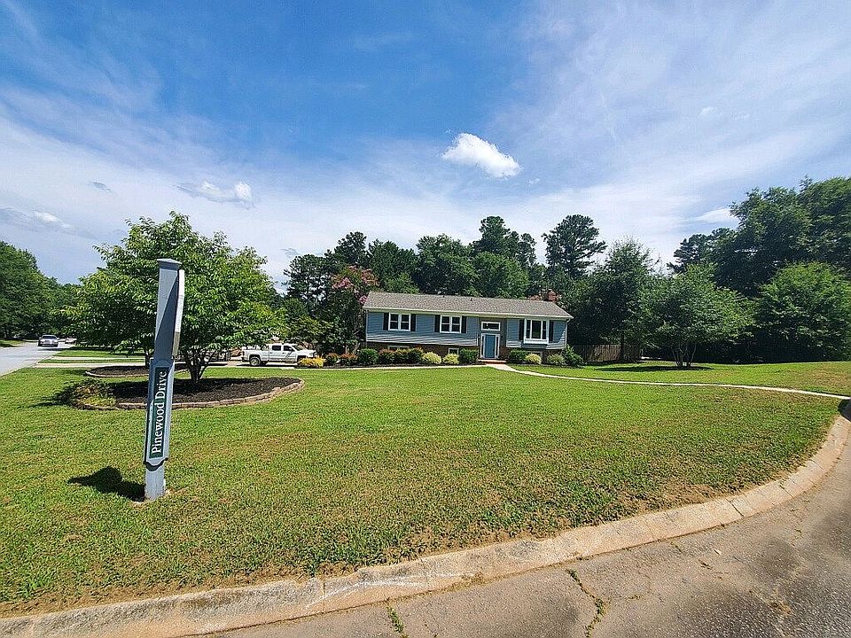 Front of house from street 